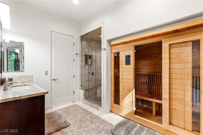 Building Photo - 2 Castle Oaks Ct