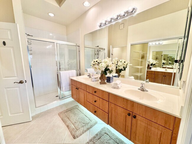 Building Photo - ** FALLING WATERS ** 2 BED / 2 BATH - COND...
