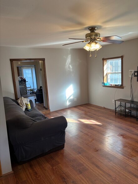 Building Photo - 579 W Mahoning St