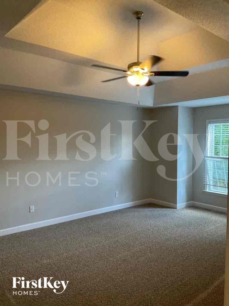 Building Photo - 110 Longbridge Dr