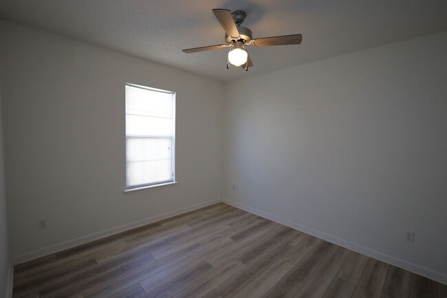 Building Photo - 3063 Schroer Dr