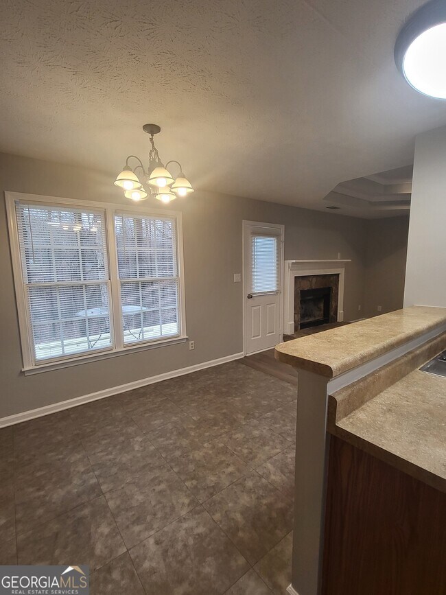 Building Photo - 112 Sundown Dr