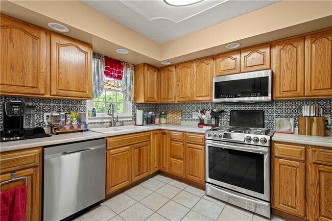 Building Photo - 3054 Bedillion Rd