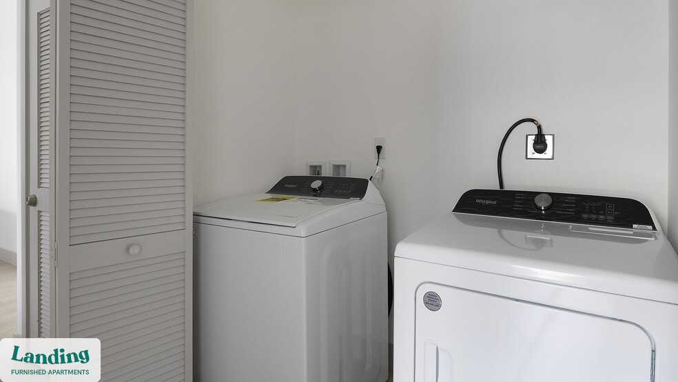 Building Photo - 1155 NE 126th St