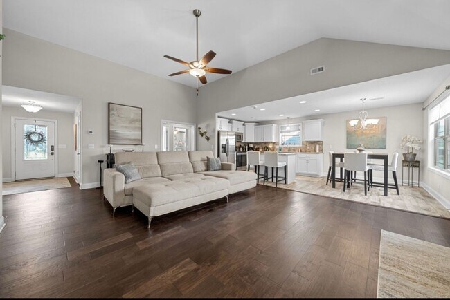 Building Photo - 2828 Russet Ridge Dr