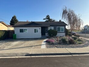 Building Photo - 1992 Bandoni Ave