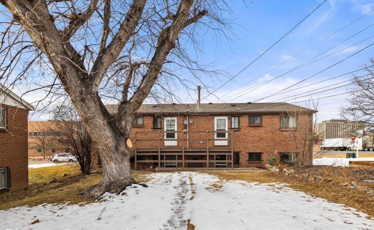 Building Photo - 1410 S Ash St