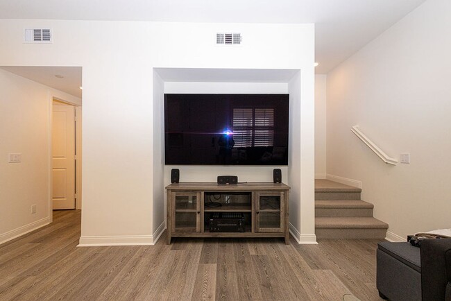Building Photo - Bright and Airy Split-Level Townhouse in W...