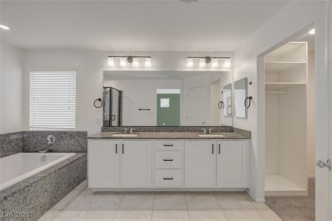 Building Photo - 1360 Cerulean Ave