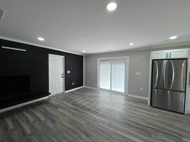Building Photo - 11405 Cresthill Dr