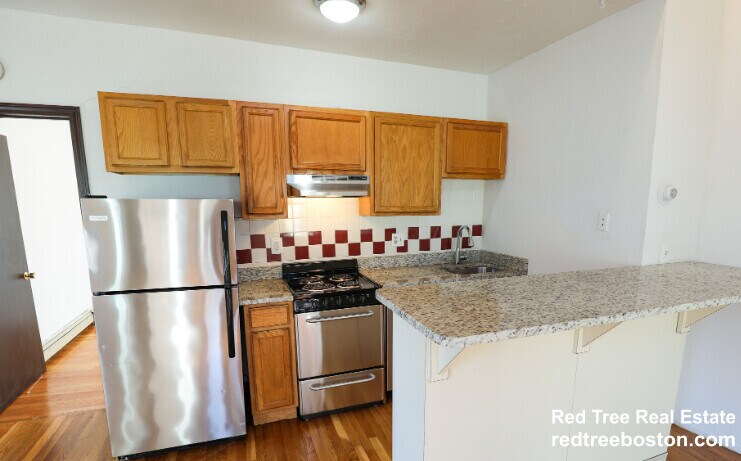 Building Photo - 10 Shepard St