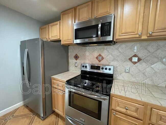 Building Photo - 12813 Starling Dr