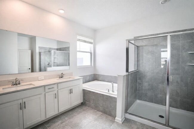 Building Photo - 136 Aces High Ln