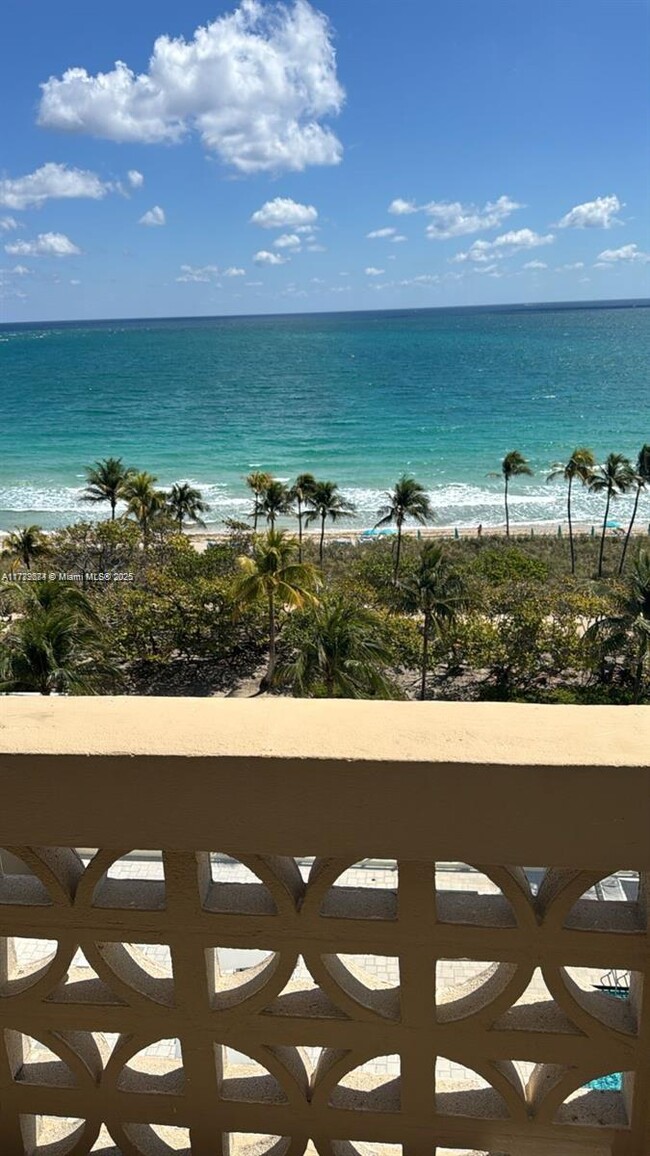 Building Photo - 10185 Collins Ave