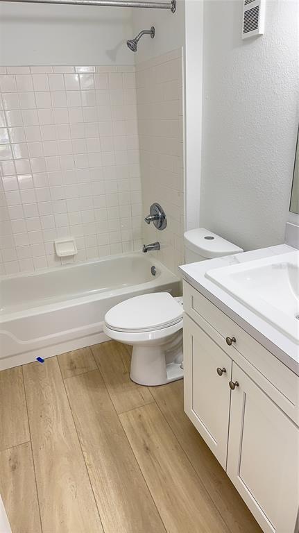 Building Photo - 7350 Westpointe Blvd