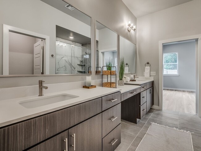 Building Photo - Spacious 4-Bedroom Home with Thoughtful De...