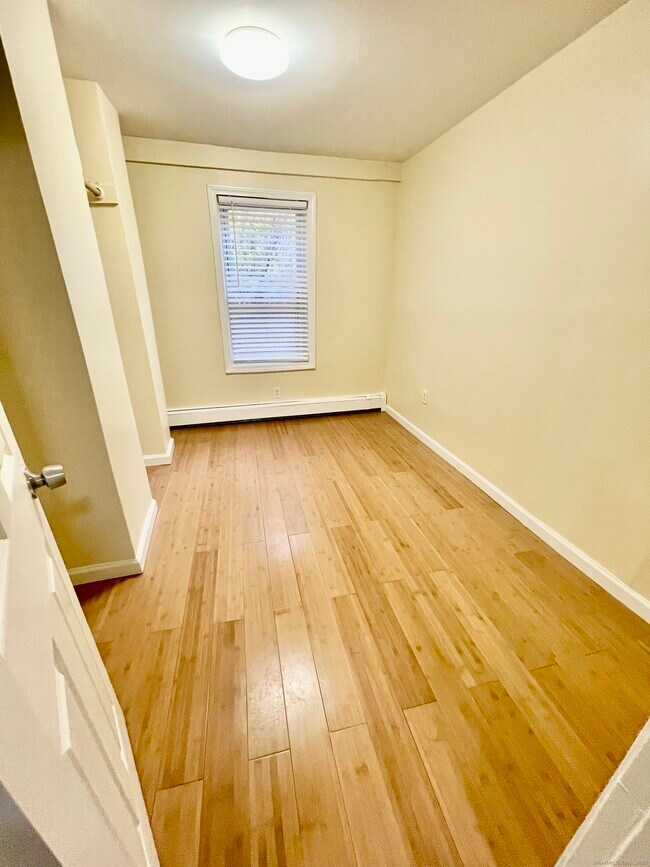 Building Photo - 92 W Main St