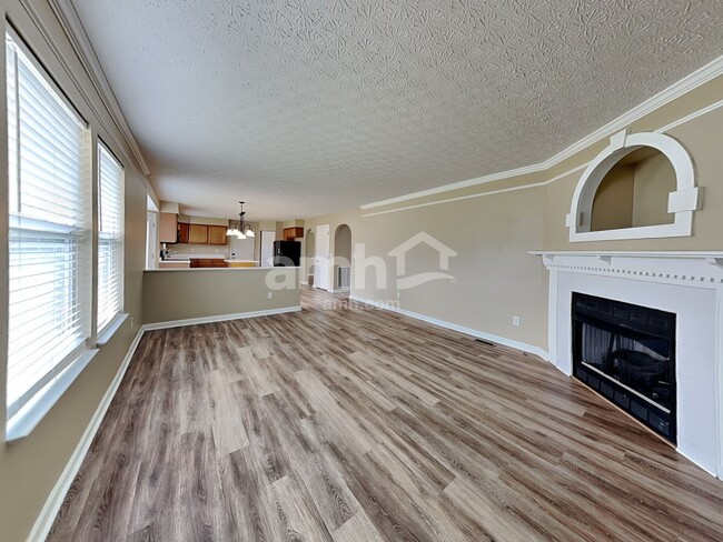 Building Photo - 357 Pinecrest Ct