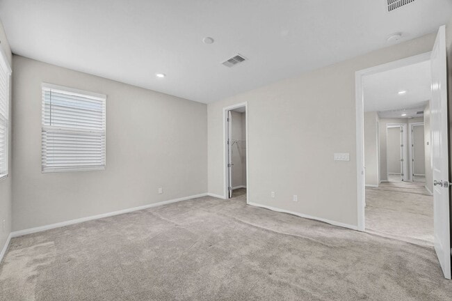 Building Photo - Summerlin gated community 4 bedroom 3 baths