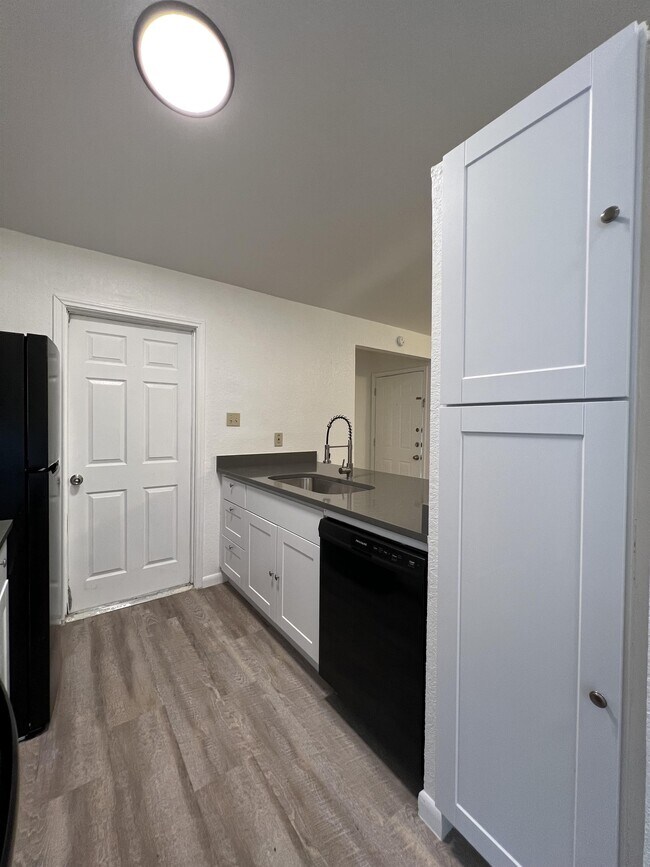 Building Photo - 8848 Meadow Range St
