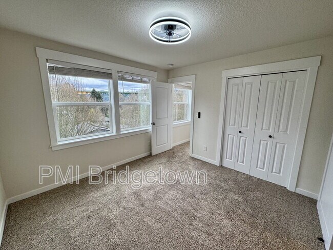 Building Photo - 8804 N Edison St