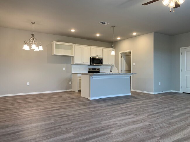 Building Photo - DB 1219 Preston Trails