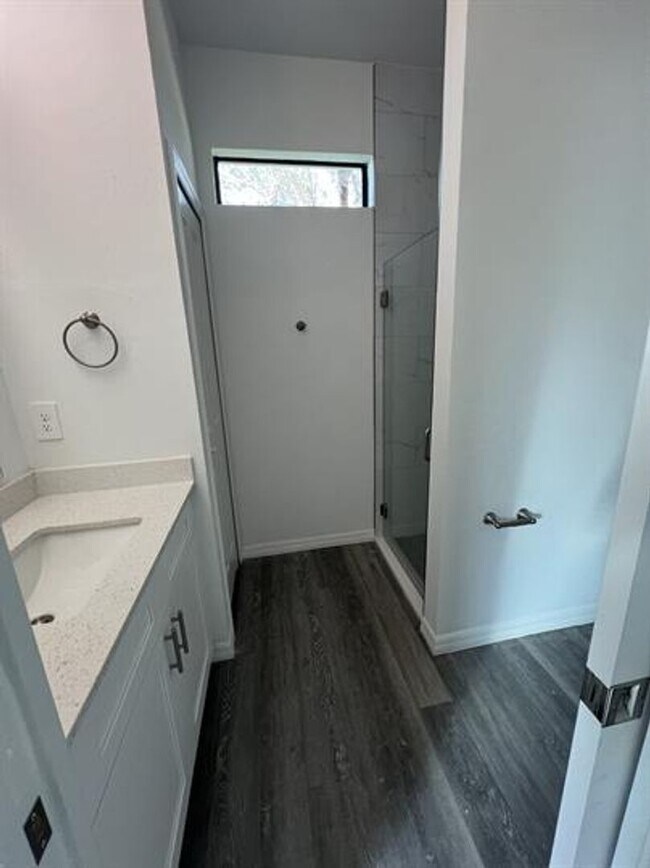 Building Photo - 1151 Oceanic Rd