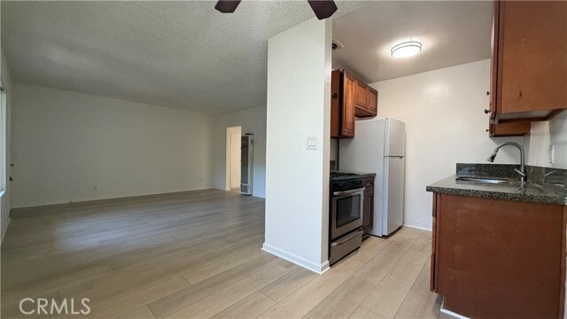 Building Photo - 866 W El Repetto Dr