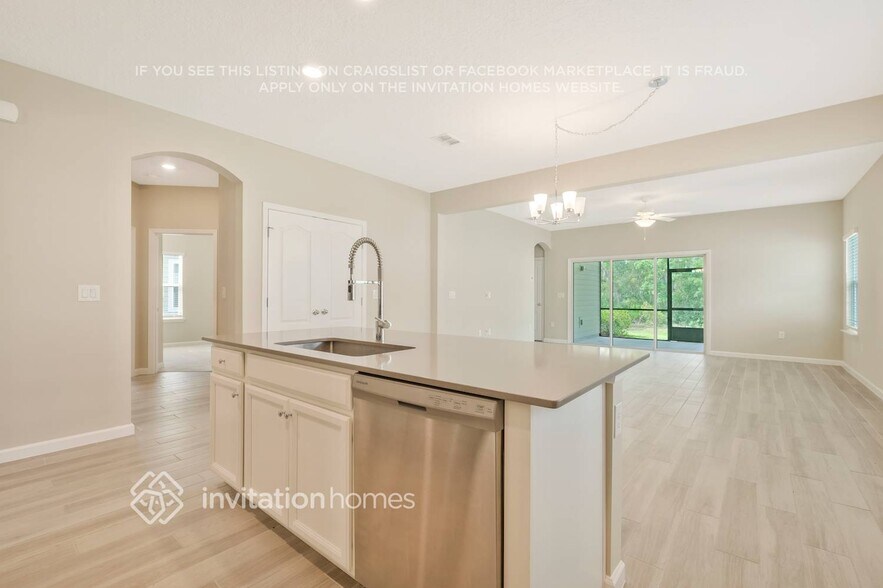 Building Photo - 423 Stone Arbor Ln