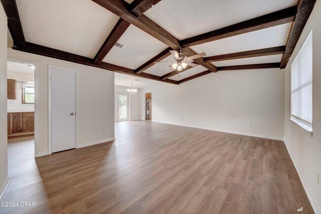 Building Photo - 310 Missouri Ave