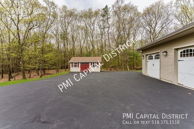 Building Photo - 37 Best Rd