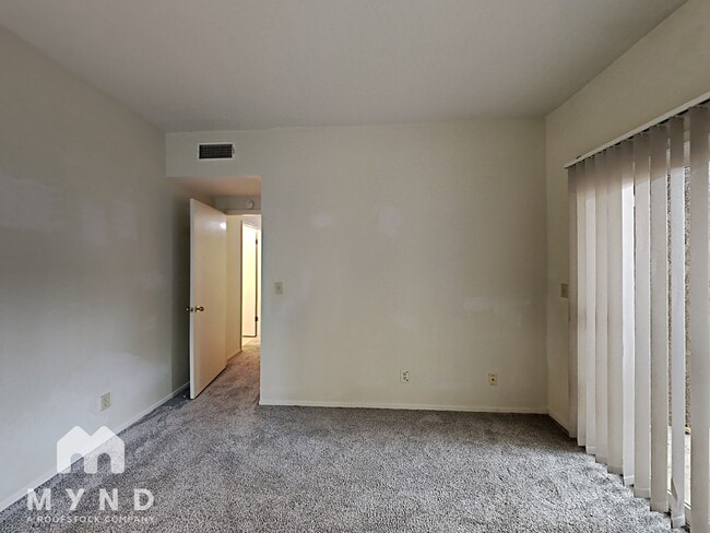 Building Photo - 2511 Fulton Square Ln
