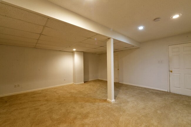 Building Photo - 4162 Whitehall Dr