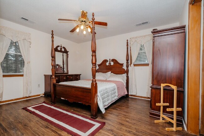 Building Photo - Fully Furnished Charleston Rental Near Folly Beach – Utilities Included | $3,600/Month
