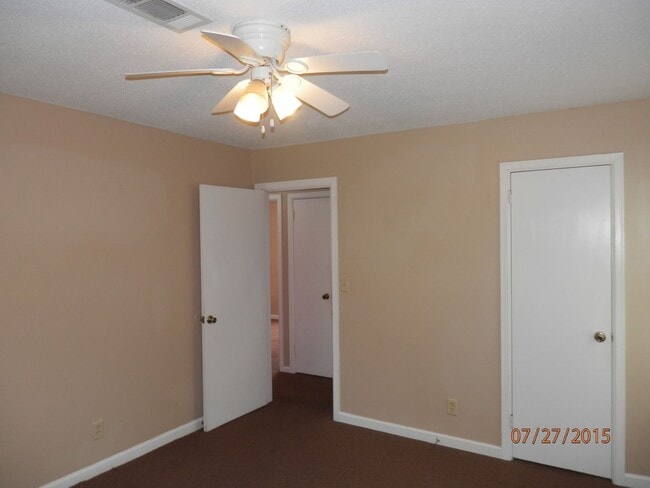 Building Photo - 2926 Susan Dr