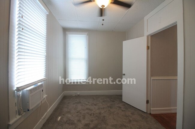 Building Photo - Updated Strawberry Hill Bungalow So much new