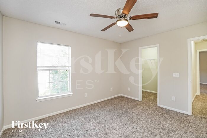 Building Photo - 1000 Golden Aspen Dr