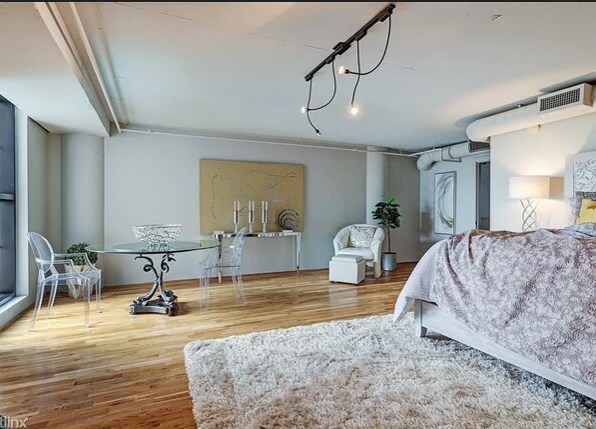 Building Photo - 1025 Shepherd-411.11