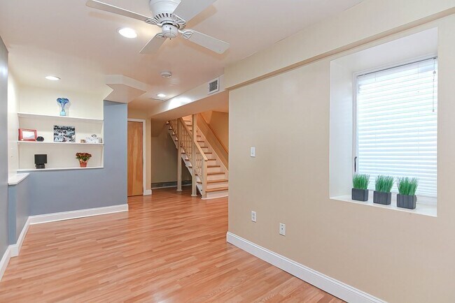 Building Photo - 10 Hancock St