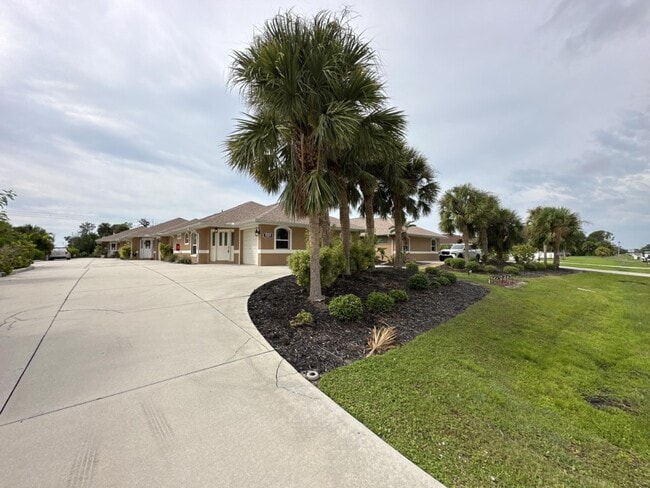 Building Photo - 227 Rotonda Blvd W