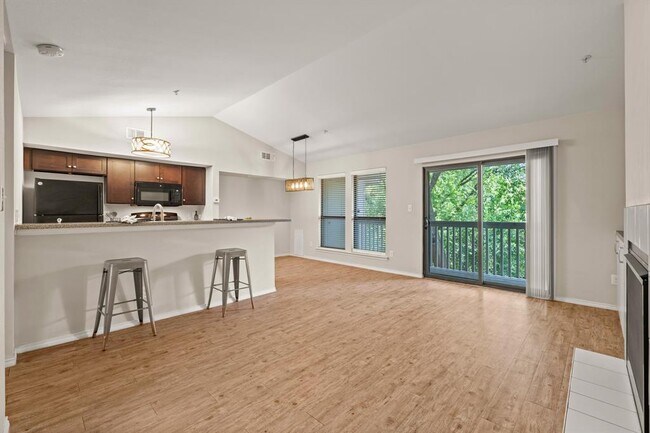 Building Photo - 3839 Dry Creek Dr