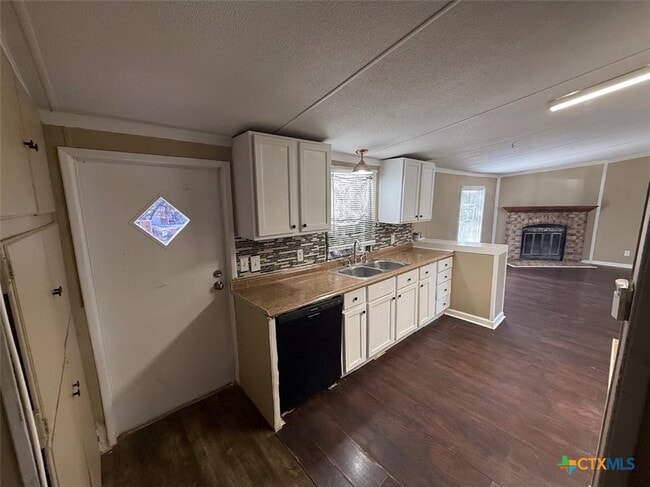 Building Photo - 519 Royal Oak Dr