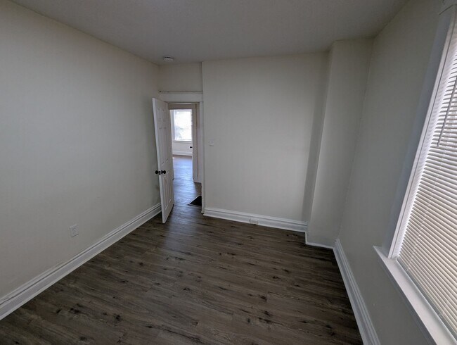Building Photo - 5120 Lexington Ave