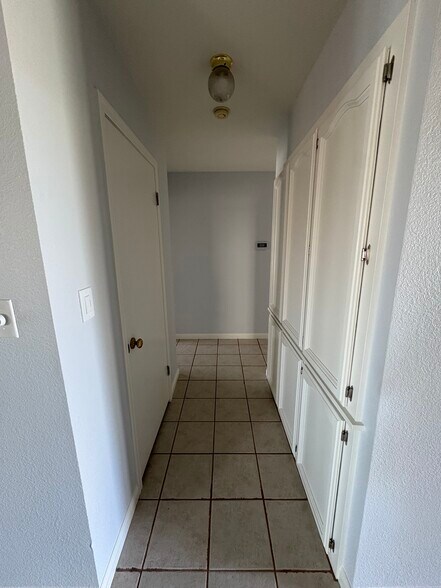 Building Photo - 3800 Collier St