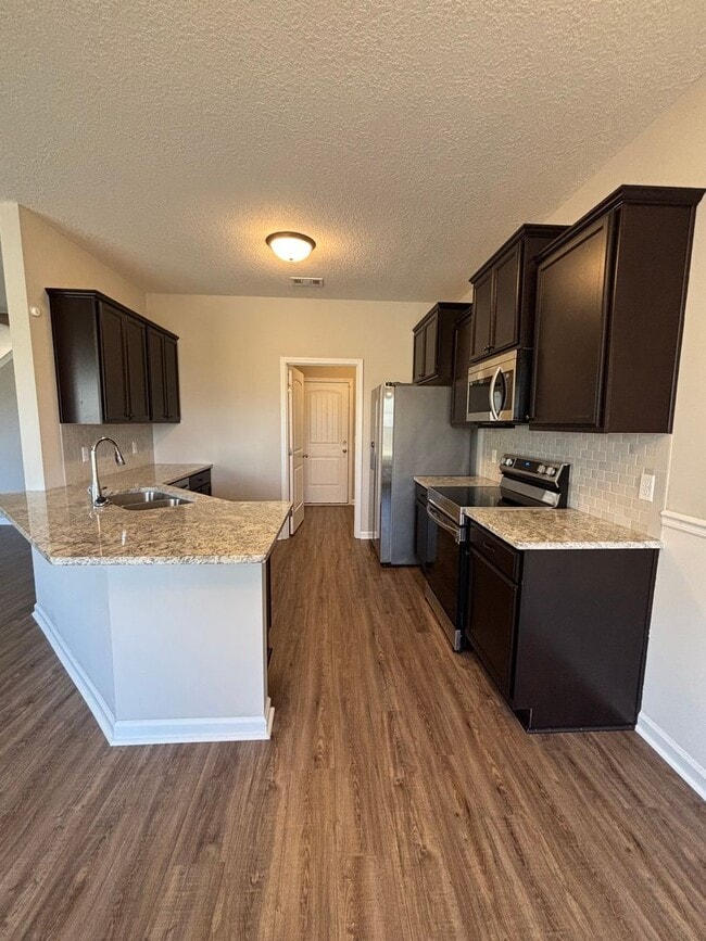 Building Photo - 134 Sunflower Cir NE