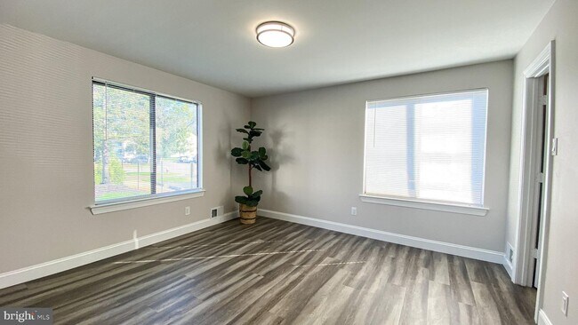 Building Photo - 403 The Woods-403