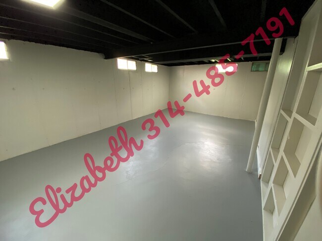 Building Photo - 3037 Lyme St