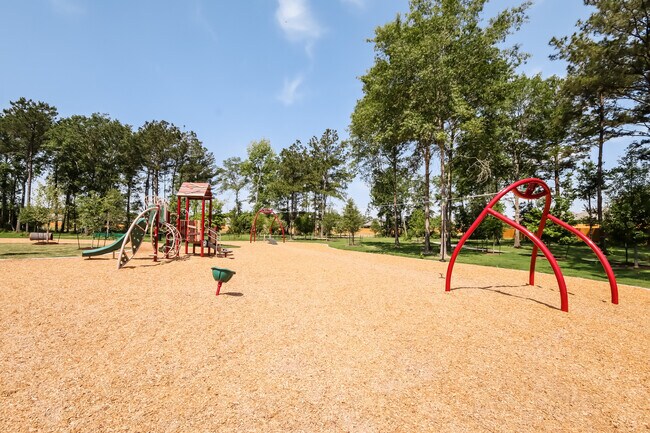 Building Photo - 25353 CYPRESS BEND DR