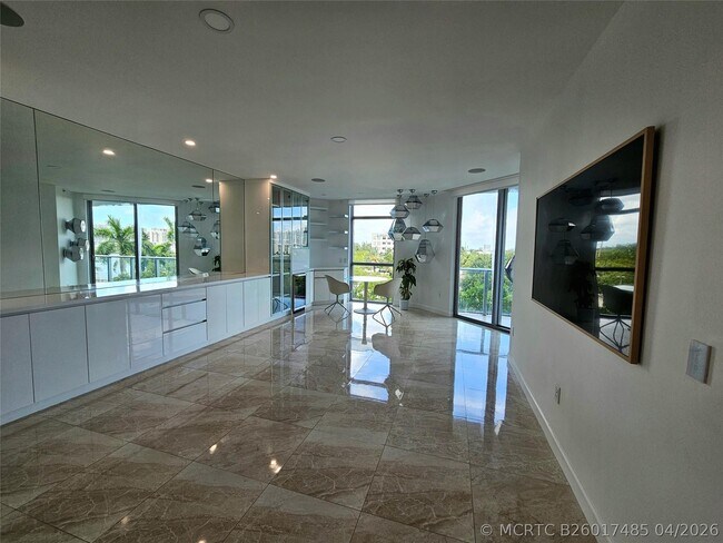 Building Photo - 17301 Biscayne Blvd