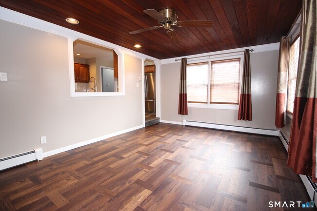 Building Photo - 76 Elliott Rd